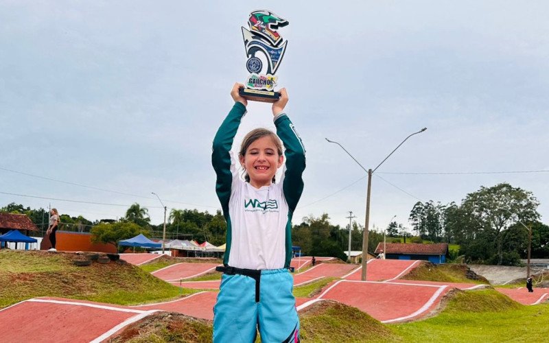 Ester Steyer, de 8 anos, venceu mais uma etapa do Campeonato Gaúcho neste domingo (12), em Sapiranga