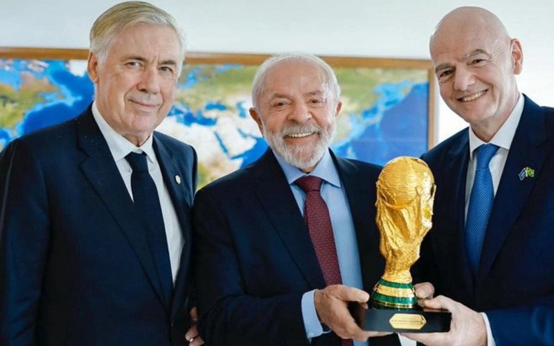 Carlo Ancelotti, presidente Lula e Gianni Infantino | abc+