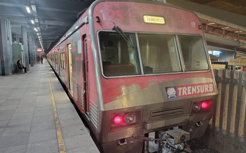 Trens operam parcialmente em dois trechos nesta manhã de terça-feira e com necessidade de baldeação com ônibus | abc+