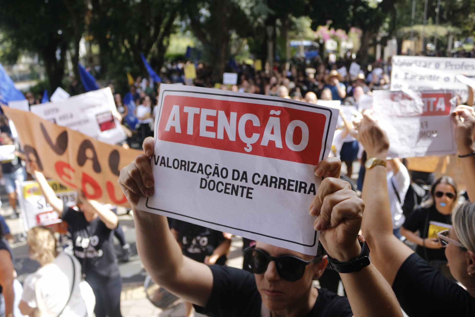 Greve dos professores municipais come&ccedil;a nesta quarta-feira em Canoas