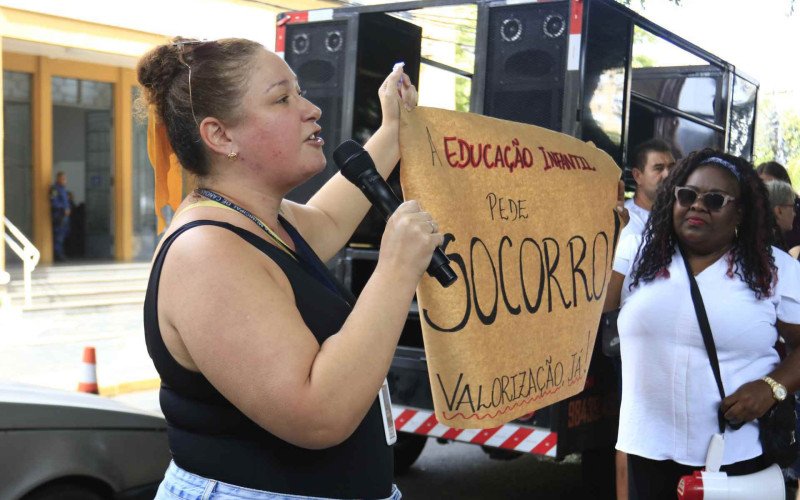 Professores fazem assembleia em Canoas - 15/04/2026 - Sinprocan