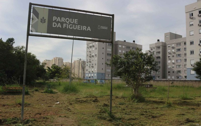 Manutenção no Parque da Figueira começou pela fachada da área nesta quarta-feira (15) | abc+