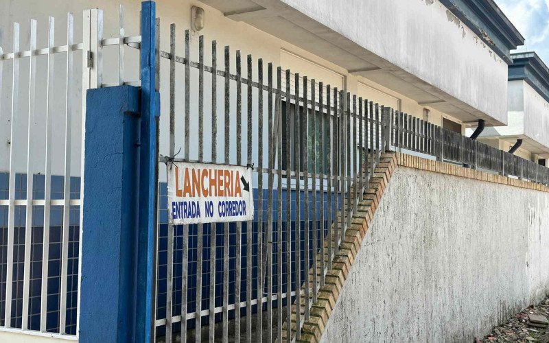 Antigo corredor que dava acesso à lanchonete ao lado da UPA Canudos  | abc+