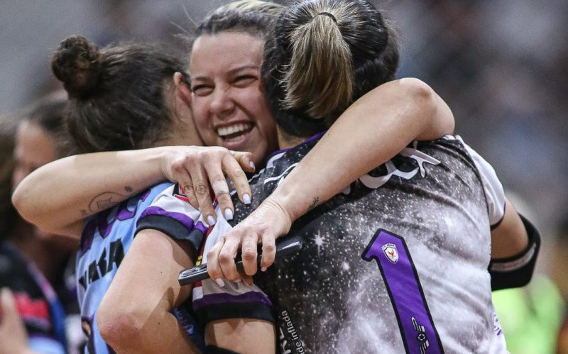 Gurias do Fênix levaram o título na última edição | abc+