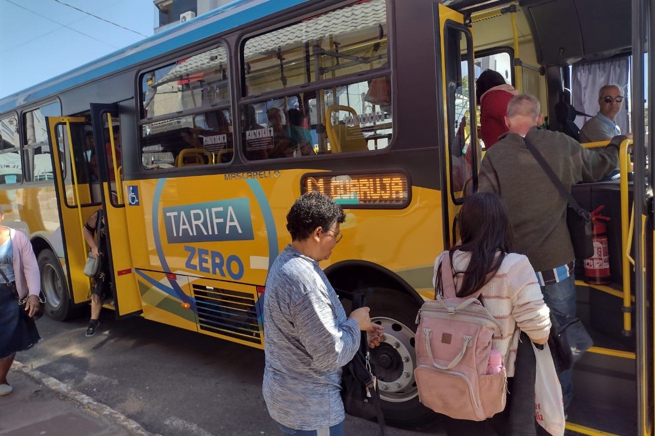 Entre tarifa zero e subs&iacute;dio, cidades adotam modelos distintos para manter &ocirc;nibus &agrave; popula&ccedil;&atilde;o