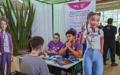 Empresas com vagas abertas podem se inscrever em feira de empregos da Feevale que ocorre em maio; veja como