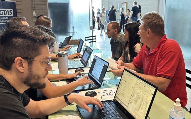 Quinta edição do Emprega Novo Hamburgo contou com a participação de 18 empresas participantes que disponibilizaram 252 vagas 