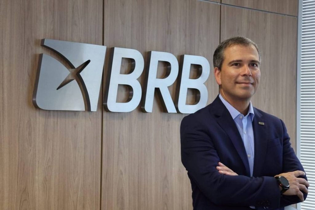 Ex-presidente do BRB &eacute; preso ap&oacute;s PF detectar caminho da propina em opera&ccedil;&atilde;o com Banco Master