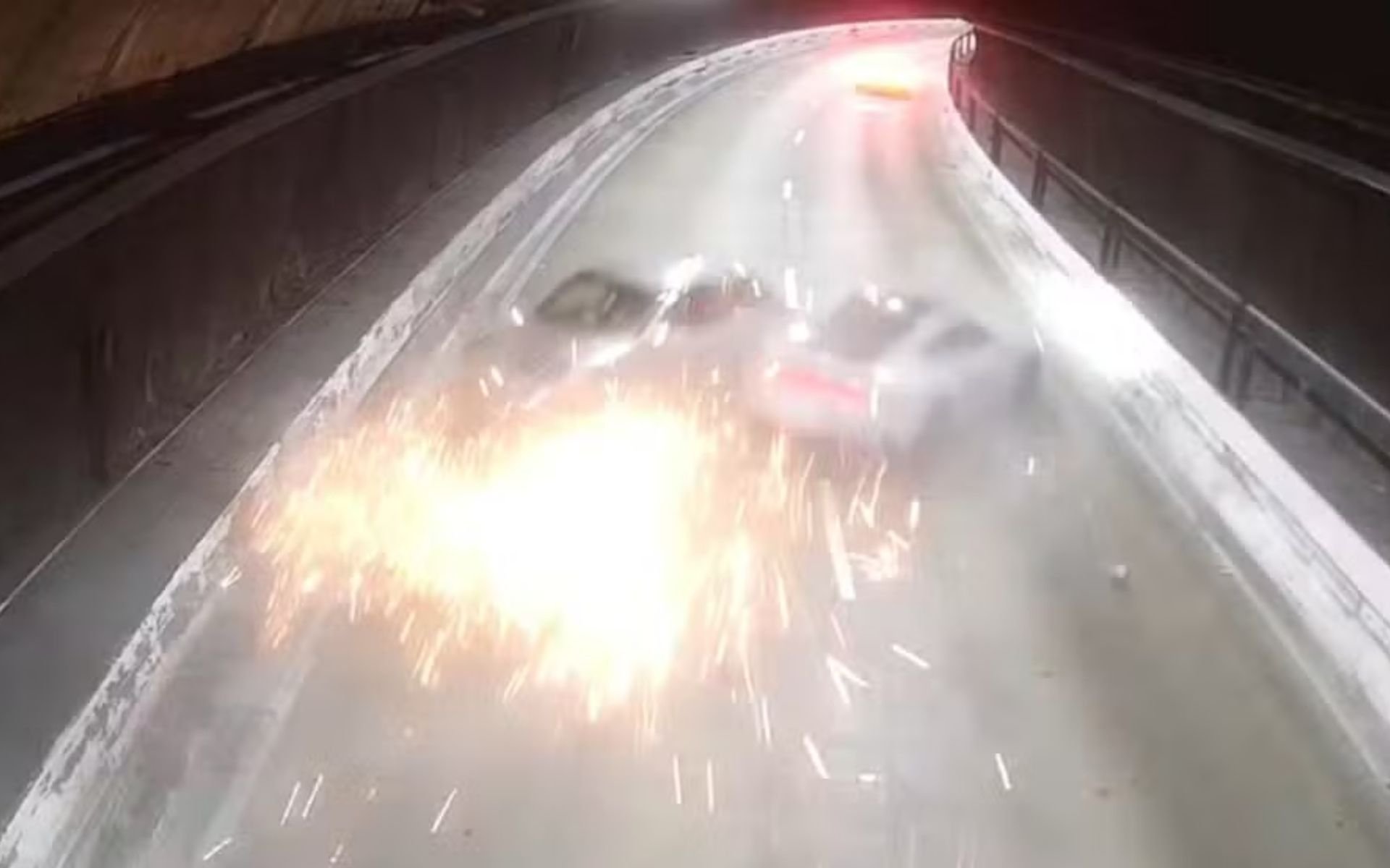 M&atilde;e mente que bateu Porsche no t&uacute;nel Ayrton Senna, mas imagens mostram a verdade sobre colis&atilde;o em alta velocidade