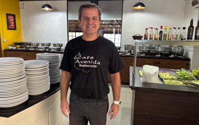 VÍDEO: Ícone da gastronomia de Novo Hamburgo completa 95 anos; dono atual já cozinhou para integrante dos Rolling Stones