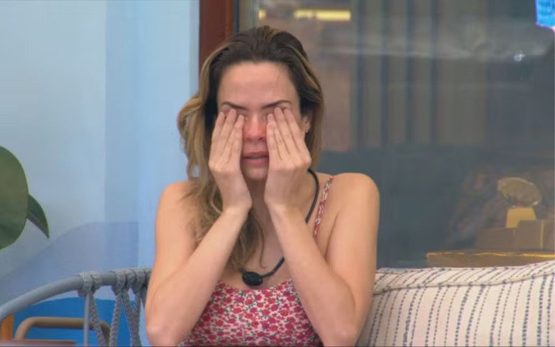 Ana Paula chora no BBB 26 ao falar sobre saúde do pai: "Nem sei se tenho pai mais" | abc+
