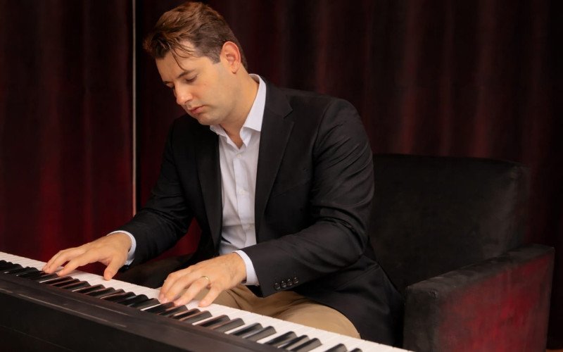 Tom Carvalho disponibilizará vendas para o público na segunda sessão | abc+