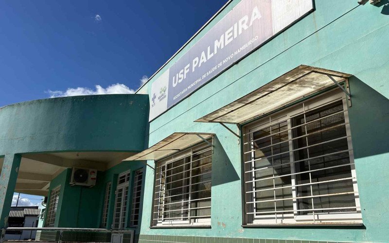 Marcas de enchente de dois anos ainda estão visiveis na USF Palmeira: pintura descascada, grades e aberturas enferrujadas e bastante sujeira