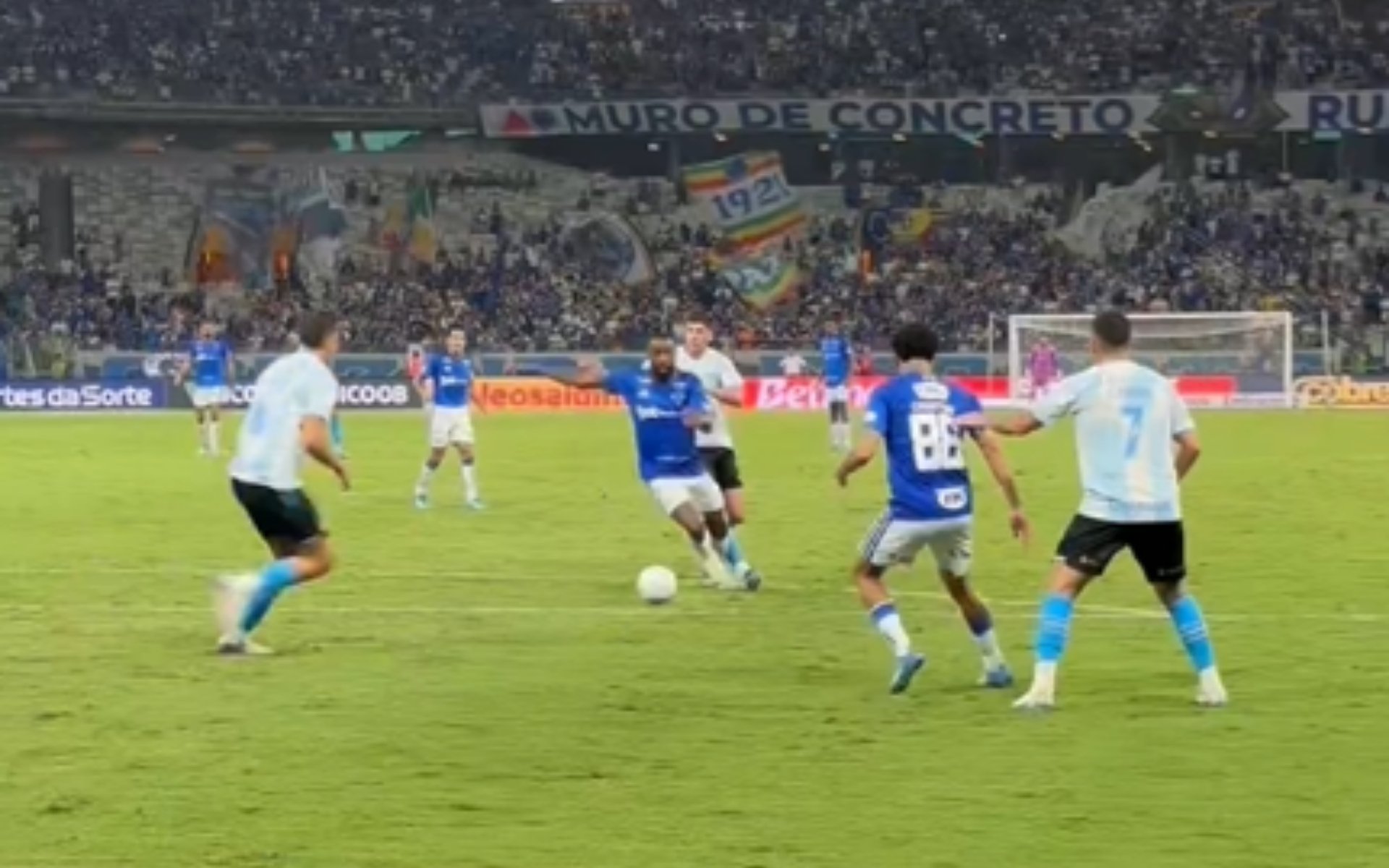 Gr&ecirc;mio perde por 2&times;0 para o Cruzeiro no Brasileir&atilde;o