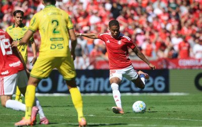 Inter acorda só no fim, mas é derrotado pelo Mirassol em casa