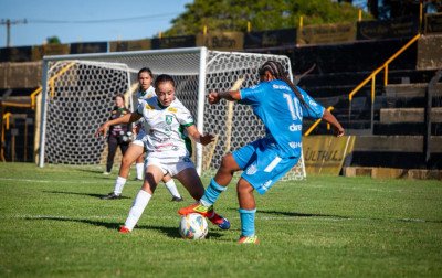 Com uma a menos, Noia reage duas vezes e empata na estreia no Gauchão feminino