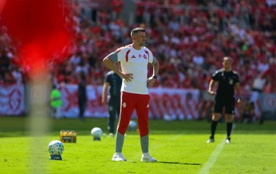 Pezzolano reconhece irregularidade após vaias e protestos da torcida em derrota do Inter