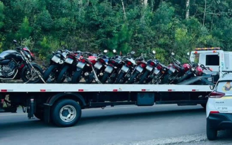 Mais de 10 motos são apreendidas após denúncia por desordem na região | abc+