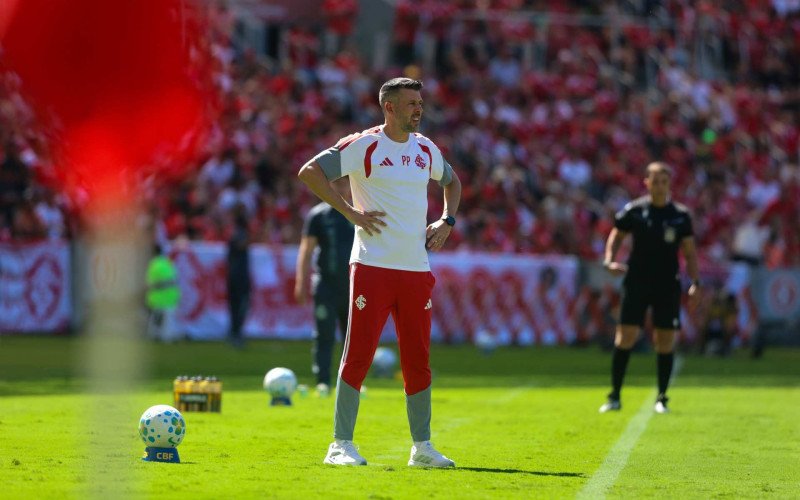 Treinador Paulo Pezzolano comandou o Inter na manhã deste domingo no Beira-Rio | abc+