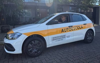 Instrutores autônomos e alunos relatam dificuldades para agendar provas práticas de CNH no interior