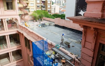 Mural que homenageia Mario Quintana ganha forma com arte interativa na Casa de Cultura