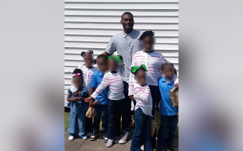 Shamar Elkins teria atirado contra dez pessoas, incluindo 8 filhos e a mãe deles | abc+