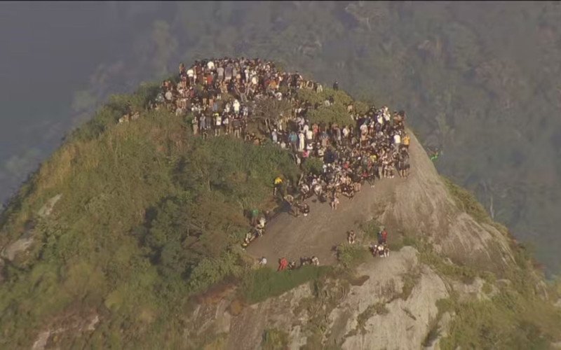 Turistas ficaram ilhados durante operação no Rio | abc+