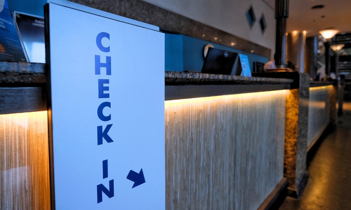 Check-in digital: O que muda nas hospedagens em hot&eacute;is, pousadas e hostels a partir desta segunda-feira (20)