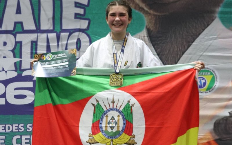 Flávia Bons é campeã brasileira de karatê | abc+
