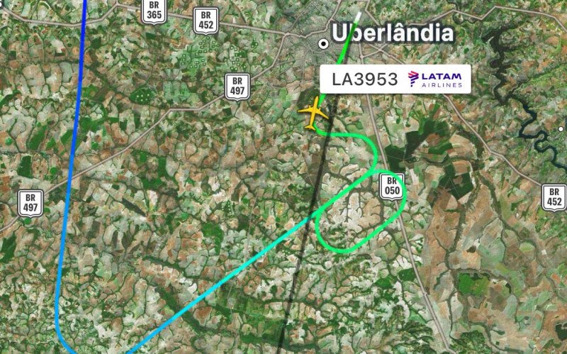 Voo com destino a Porto Alegre precisou pousar em Uberlândia, no interior de Minas Gerais | abc+