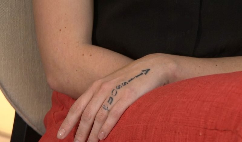 Mulher fez 10 tatuagens com nome do agressor | abc+