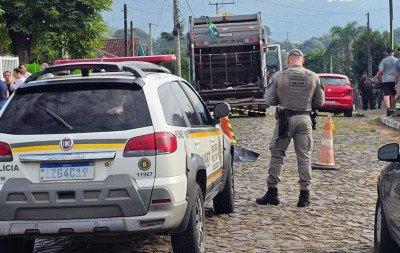 Identificada idosa que morreu atropelada por caminhão de lixo em Montenegro