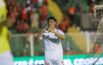 Inter vira sobre o Athletic e abre vantagem na Copa do Brasil