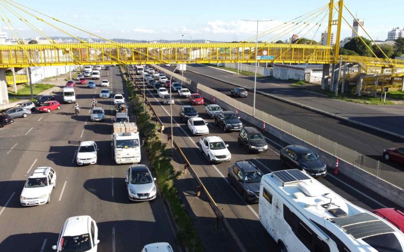 Entroncamento entre a RS-240 e a BR-116 exigiu ainda mais paciência dos motoristas | abc+