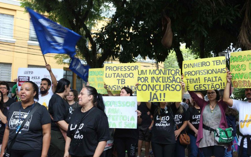 Professores municipais fazem greve em Canoas | abc+