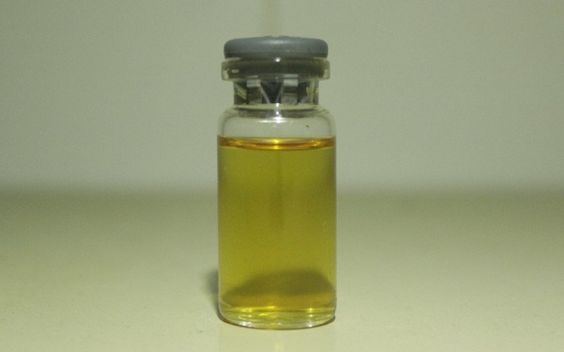 Nanopartículas fluorescentes reagem quando expostas à luz negra