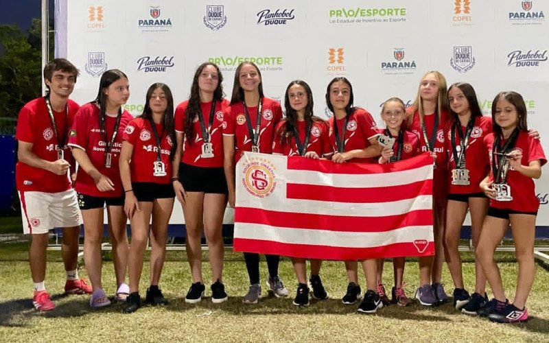 Equipe Sub-14 feminina foi campeã