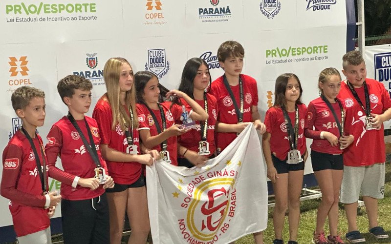 Equipe Sub-12 foi campeã