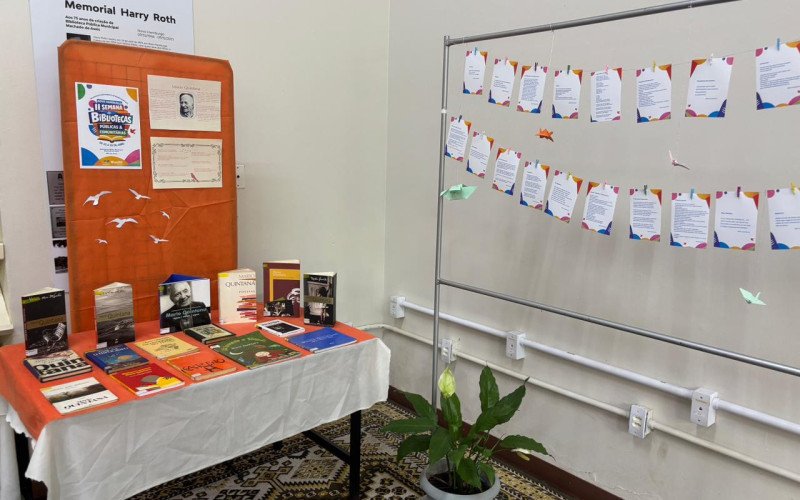Biblioteca Machado de Assis tem livros e varal de poesias