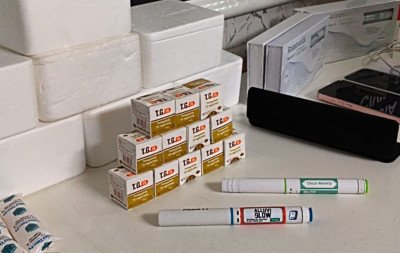 "Peptídeo da beleza" leva à prisão: Grupo vendia canetas e medicamentos falsificados na região metropolitana