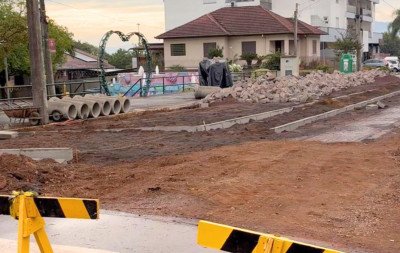 VÍDEO: Obras de novo calçadão alteram trânsito na região central de Ivoti