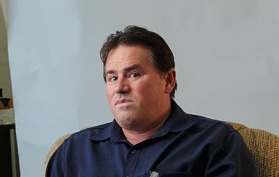 O Falso Profeta: A história real do líder de seita Sam Bateman na nova série da Netflix