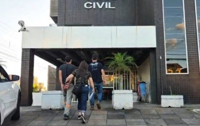 "Não mostra arrependimento": Pai que causou 18 fraturas em bebê de um mês em Canoas é preso no Vale do Sinos