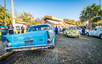 Exposição de carros antigos é atração deste sábado no Museu do Trem