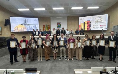 Câmara de Vereadores entrega prêmio à educadores de Novo Hamburgo