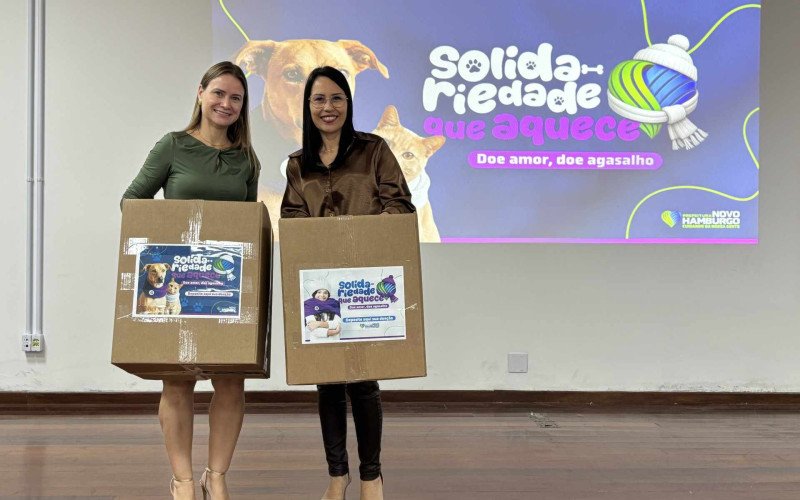 Primeira-dama, Rita Finck, e secretária de Desenvolvimento Social e Habitação, Anne Saul, no lançamento da Campanha do Agasalho de Novo Hamburgo | abc+