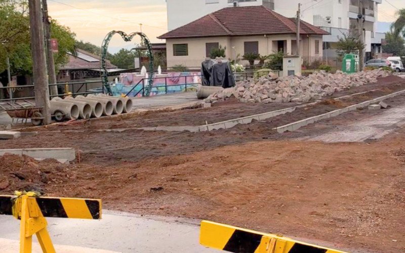 Obra novo calçadão Ivoti  | abc+