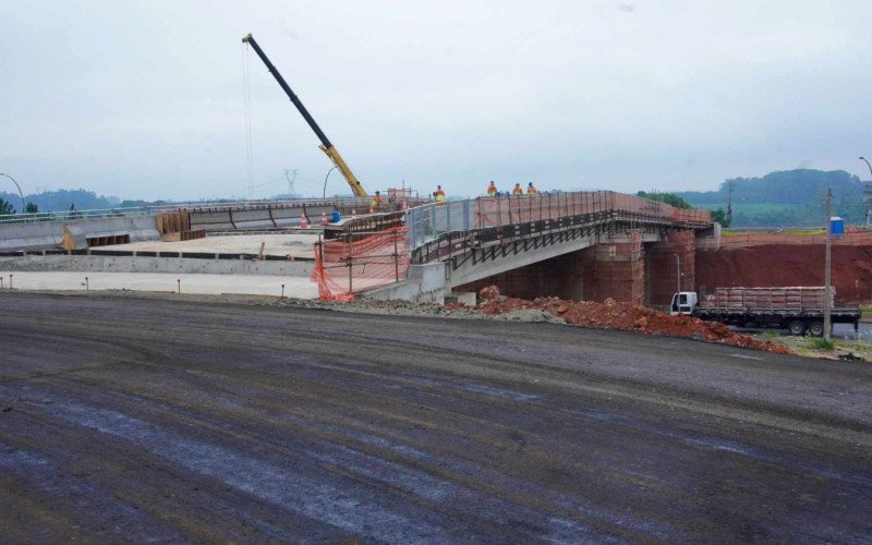 Obras viaduto km 434 em Nova Santa Rita