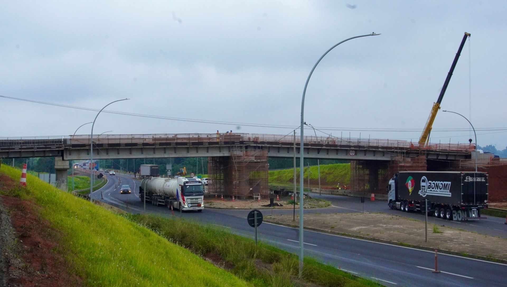 Viaduto sobre a BR-386, em Nova Santa Rita, ultrapassa 90% de execu&ccedil;&atilde;o