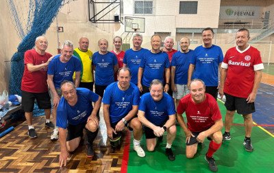 Grupo comemora 54 anos de exercícios matinais na Universidade Feevale